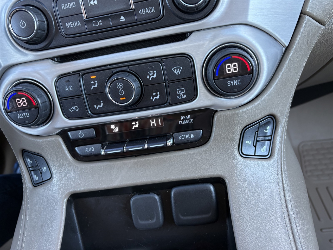 GMC Yukon SLT 4WD 2020