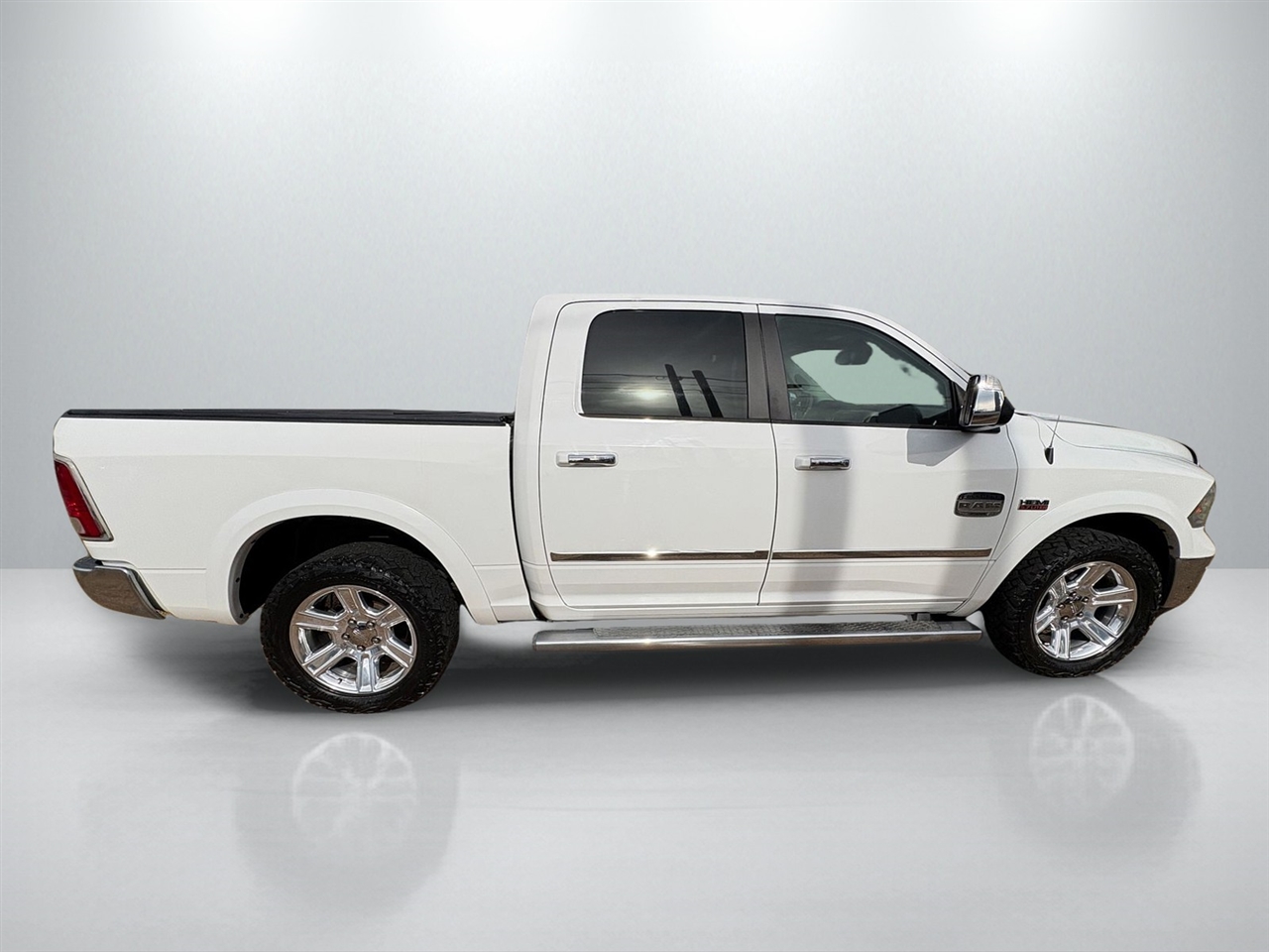 RAM 1500 Longhorn Crew Cab SWB 4WD 2015