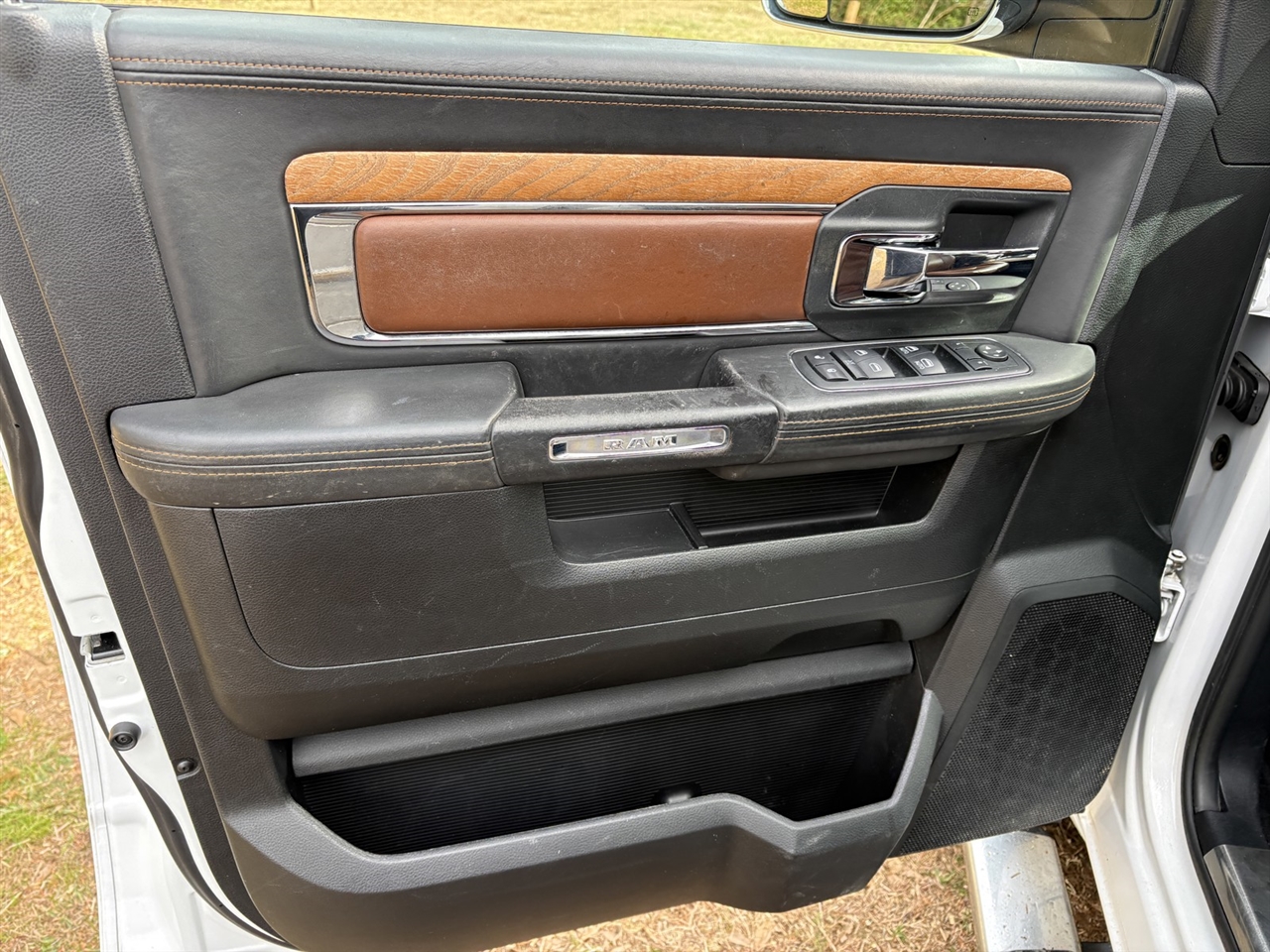 RAM 1500 Longhorn Crew Cab SWB 4WD 2015