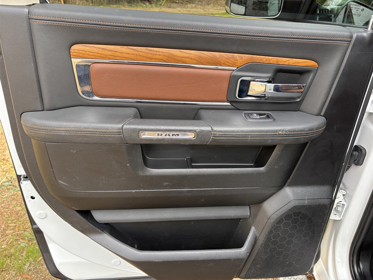 RAM 1500 Longhorn Crew Cab SWB 4WD 2015