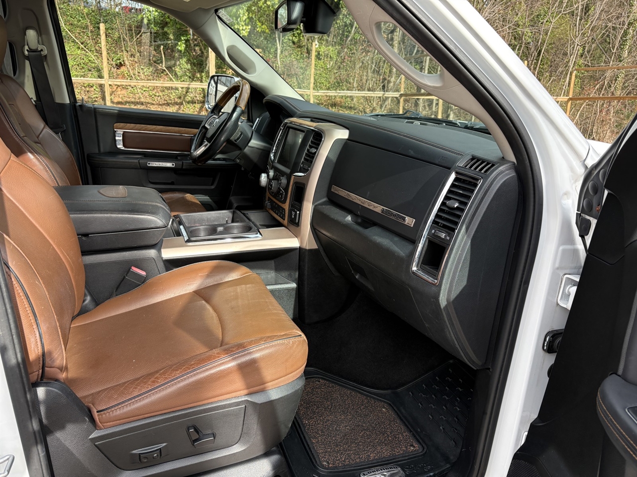 RAM 1500 Longhorn Crew Cab SWB 4WD 2015