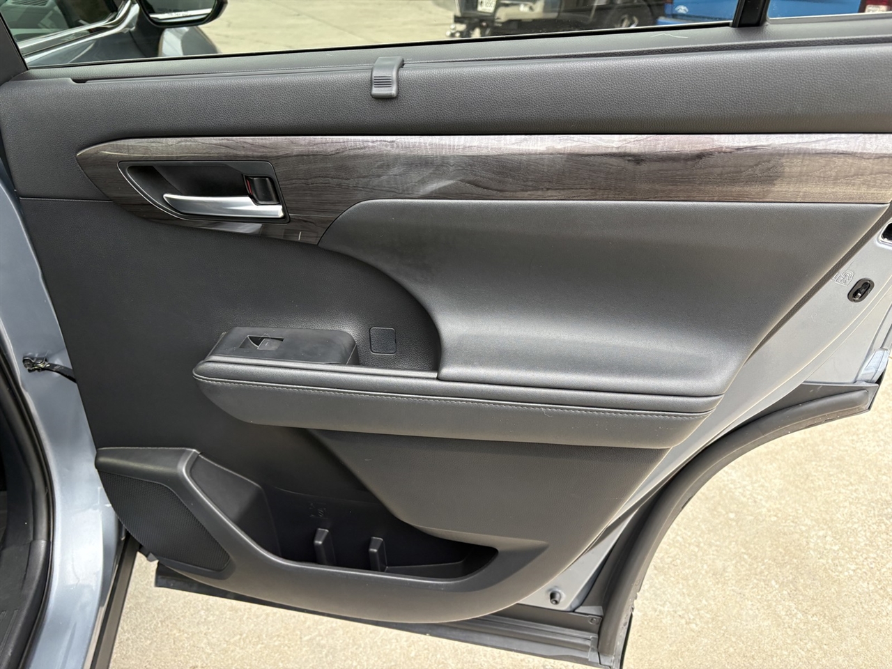 Toyota Highlander Hybrid Platinum AWD 2021