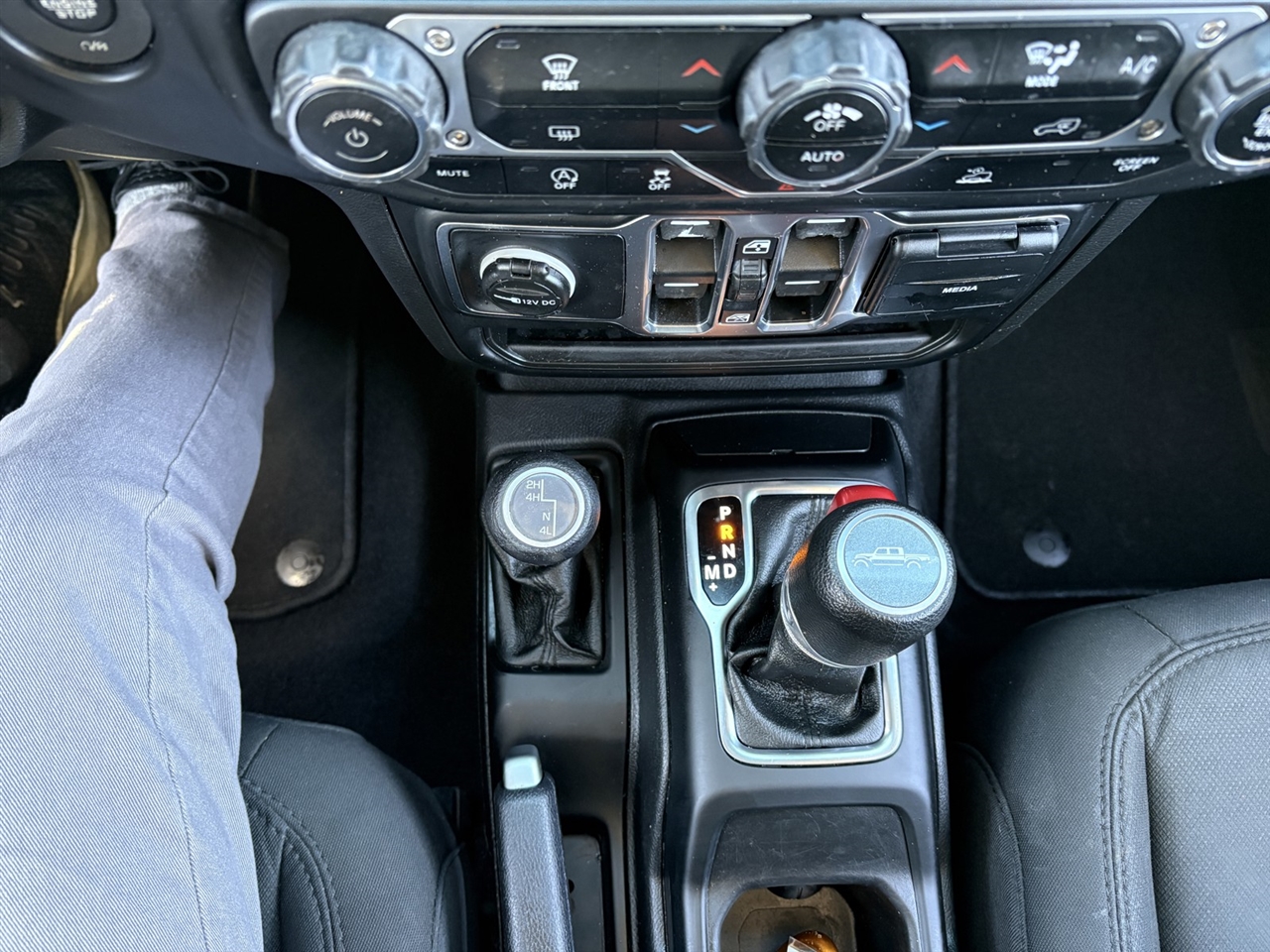 Jeep Gladiator Sport 2021