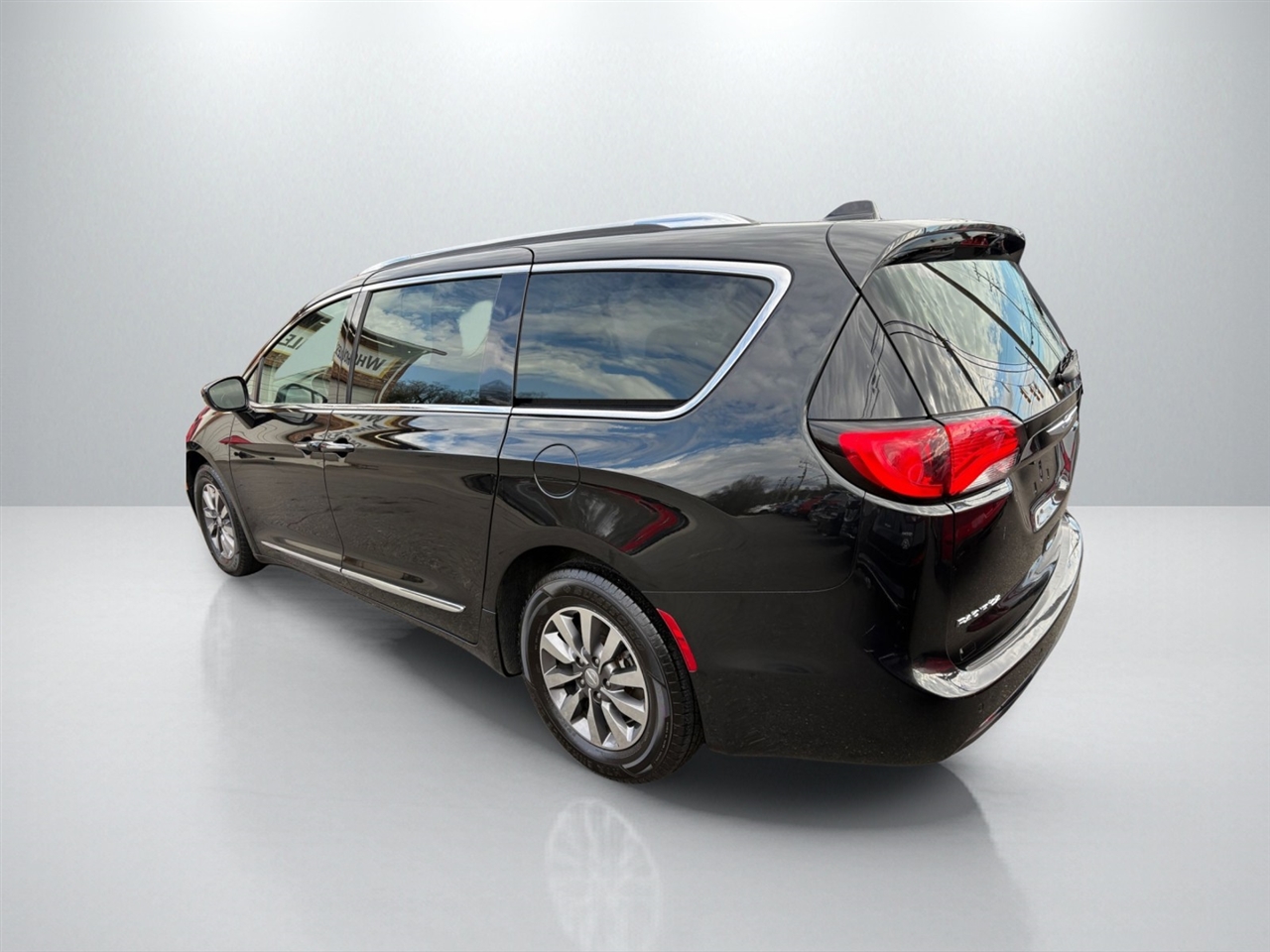 Chrysler Pacifica Touring-L Plus 2020