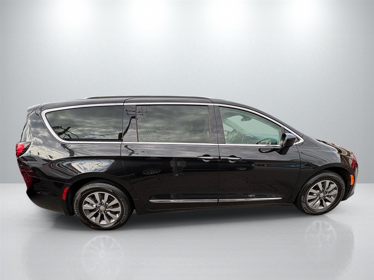 Chrysler Pacifica Touring-L Plus 2020