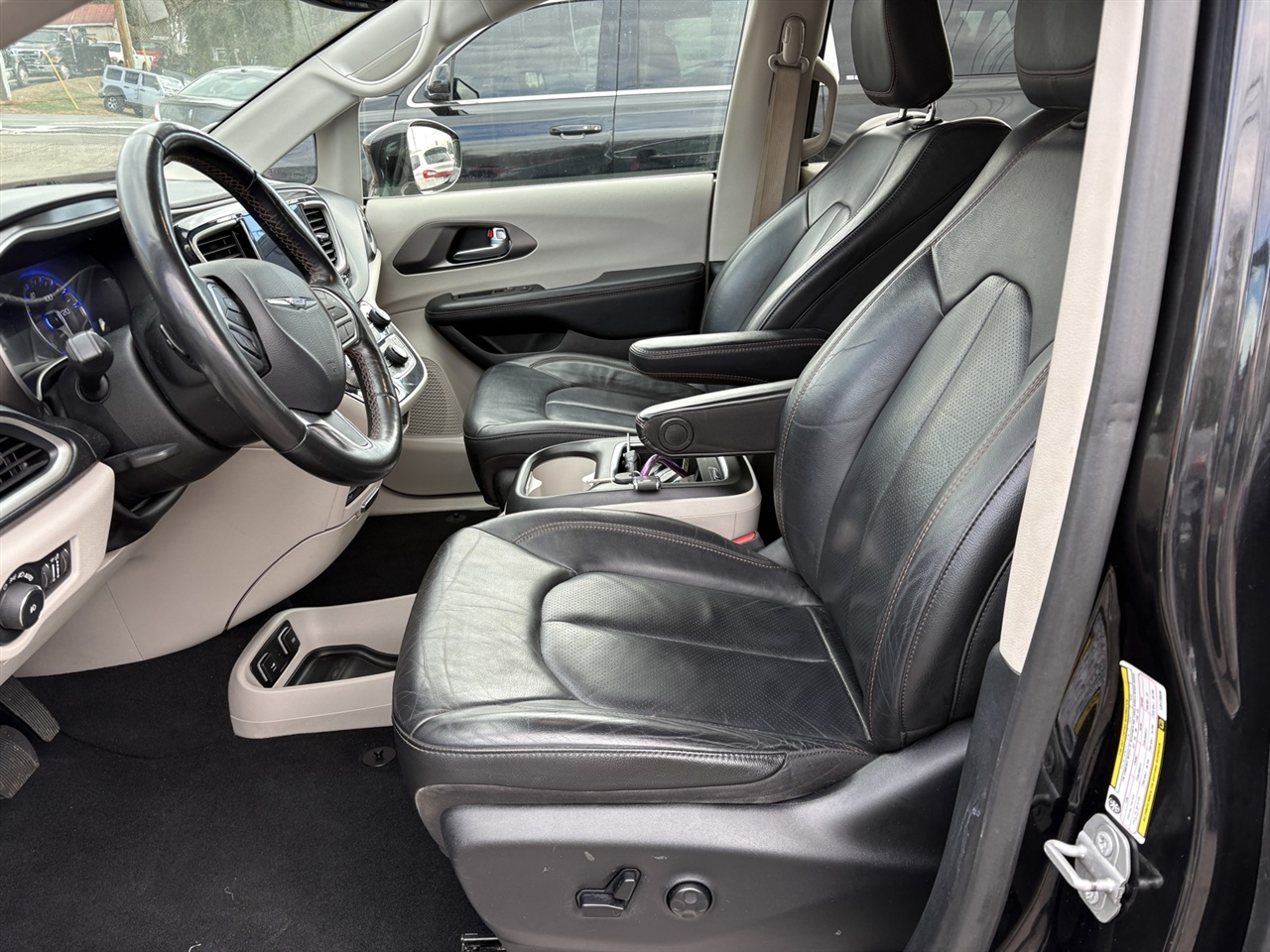 Chrysler Pacifica Touring-L Plus 2020