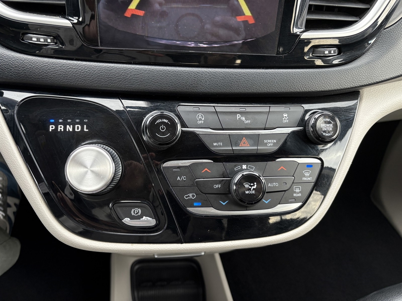 Chrysler Pacifica Touring-L Plus 2020