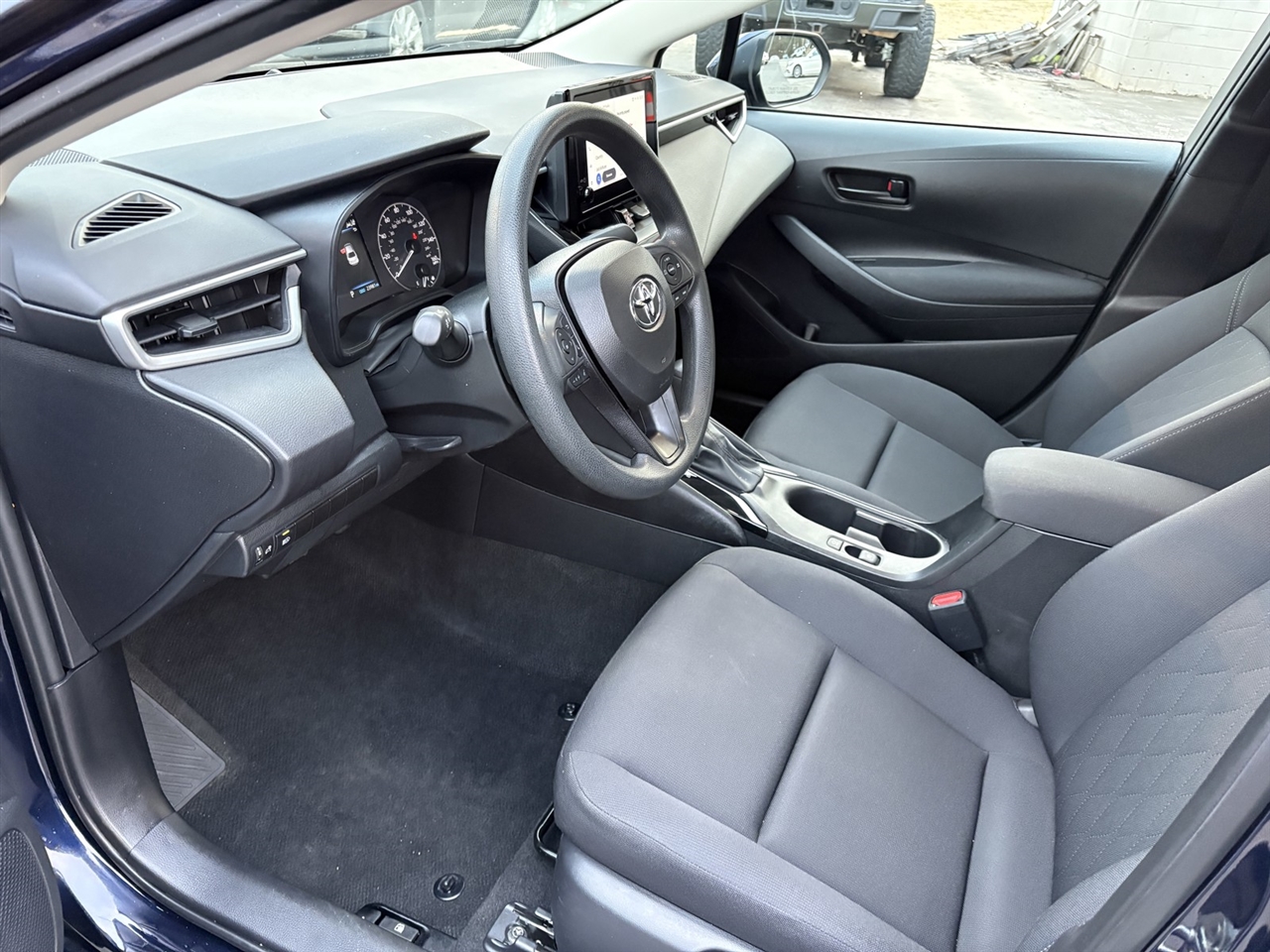 Toyota Corolla LE 2024