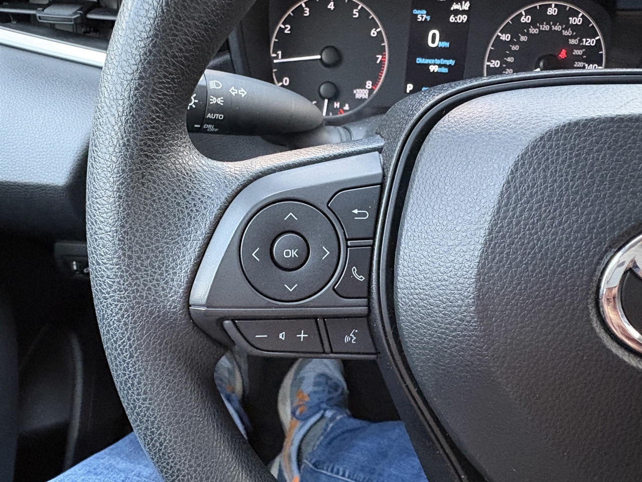 Toyota Corolla LE 2024