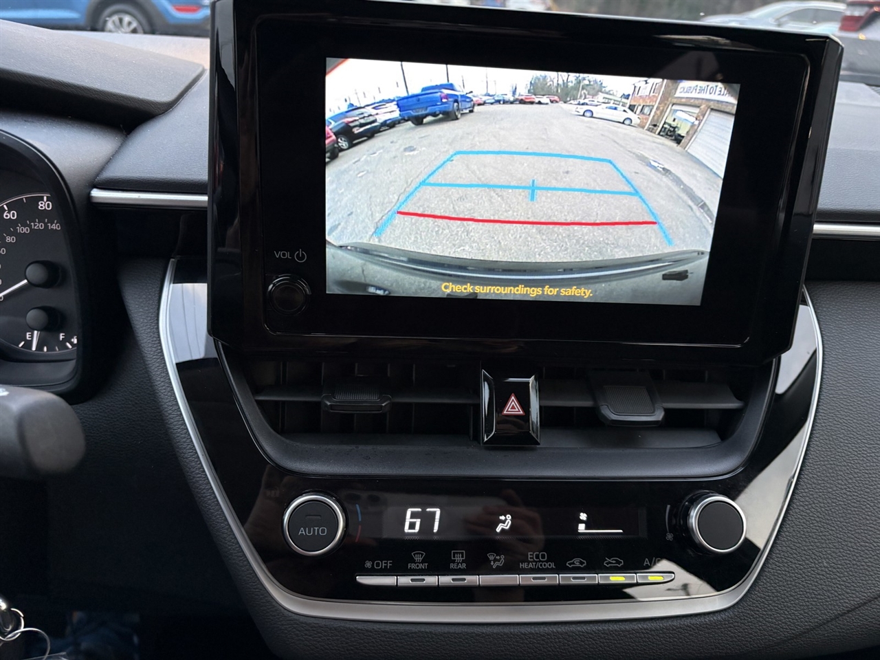 Toyota Corolla LE 2024