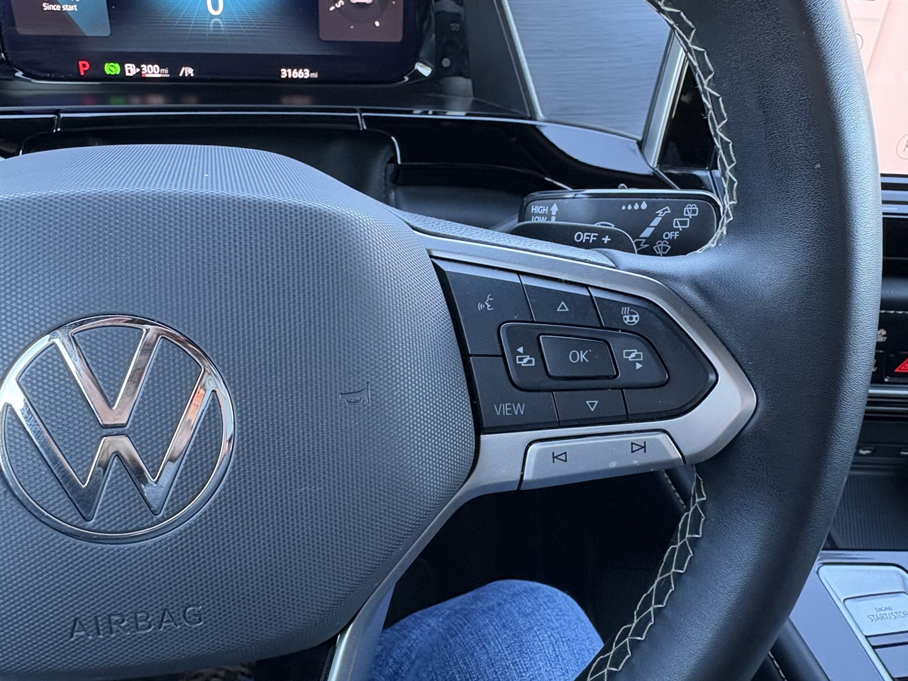 Volkswagen Atlas Cross Sport SE w/Technology AWD 2024