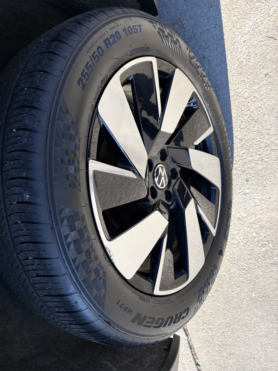 Volkswagen Atlas Cross Sport SE w/Technology AWD 2024