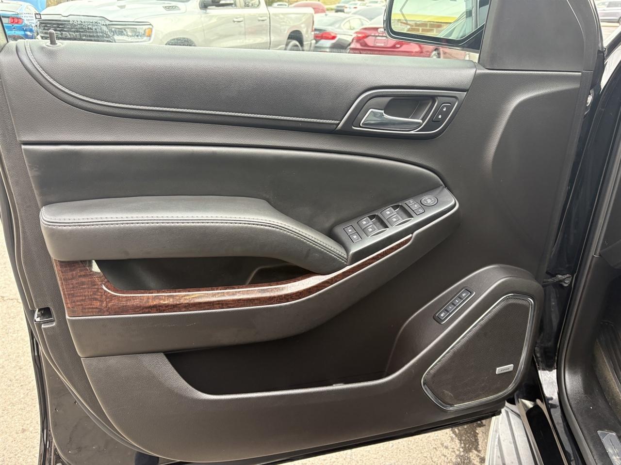 GMC Yukon SLT 4WD 2017