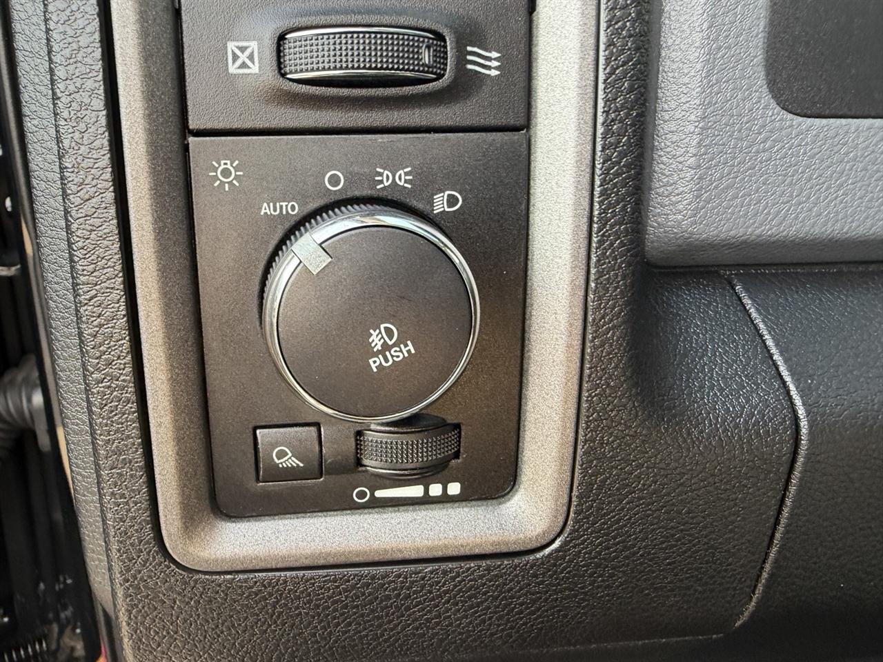 RAM 1500 Tradesman Regular Cab SWB 2WD 2013