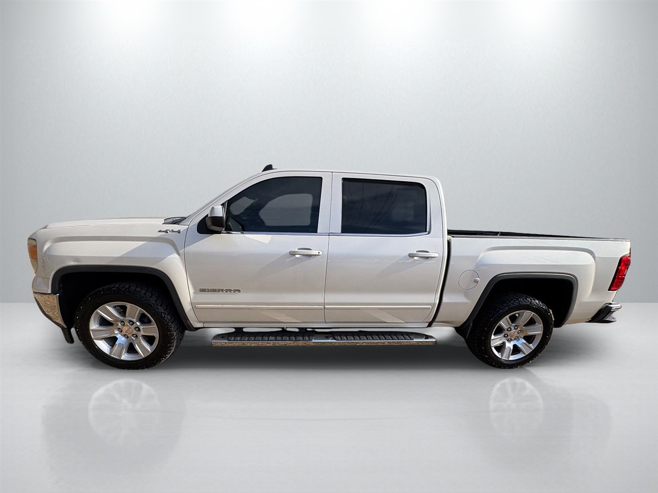 GMC Sierra 1500 SLE Crew Cab Short Box 4WD 2015