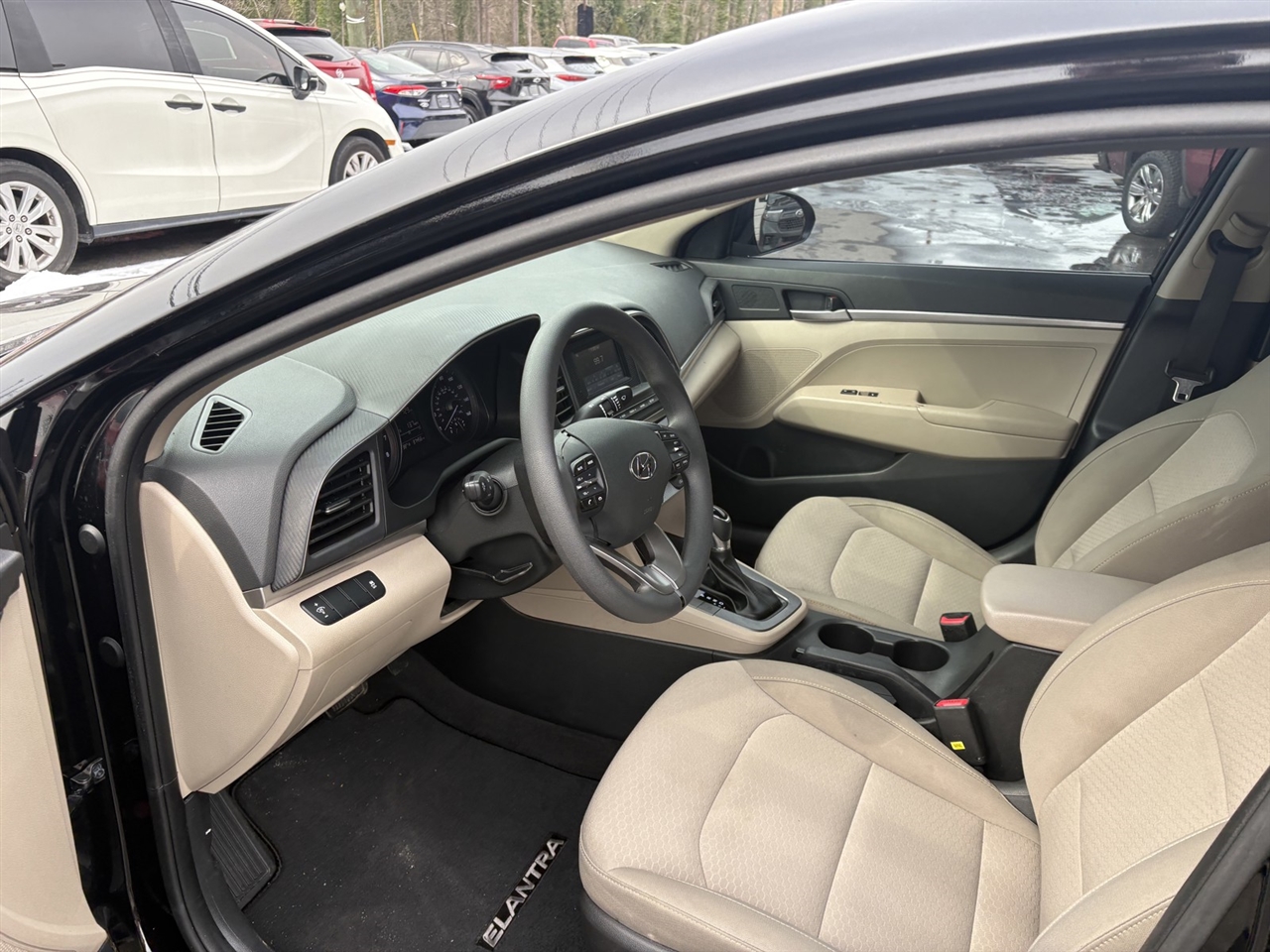 Hyundai Elantra SE 6M 2019
