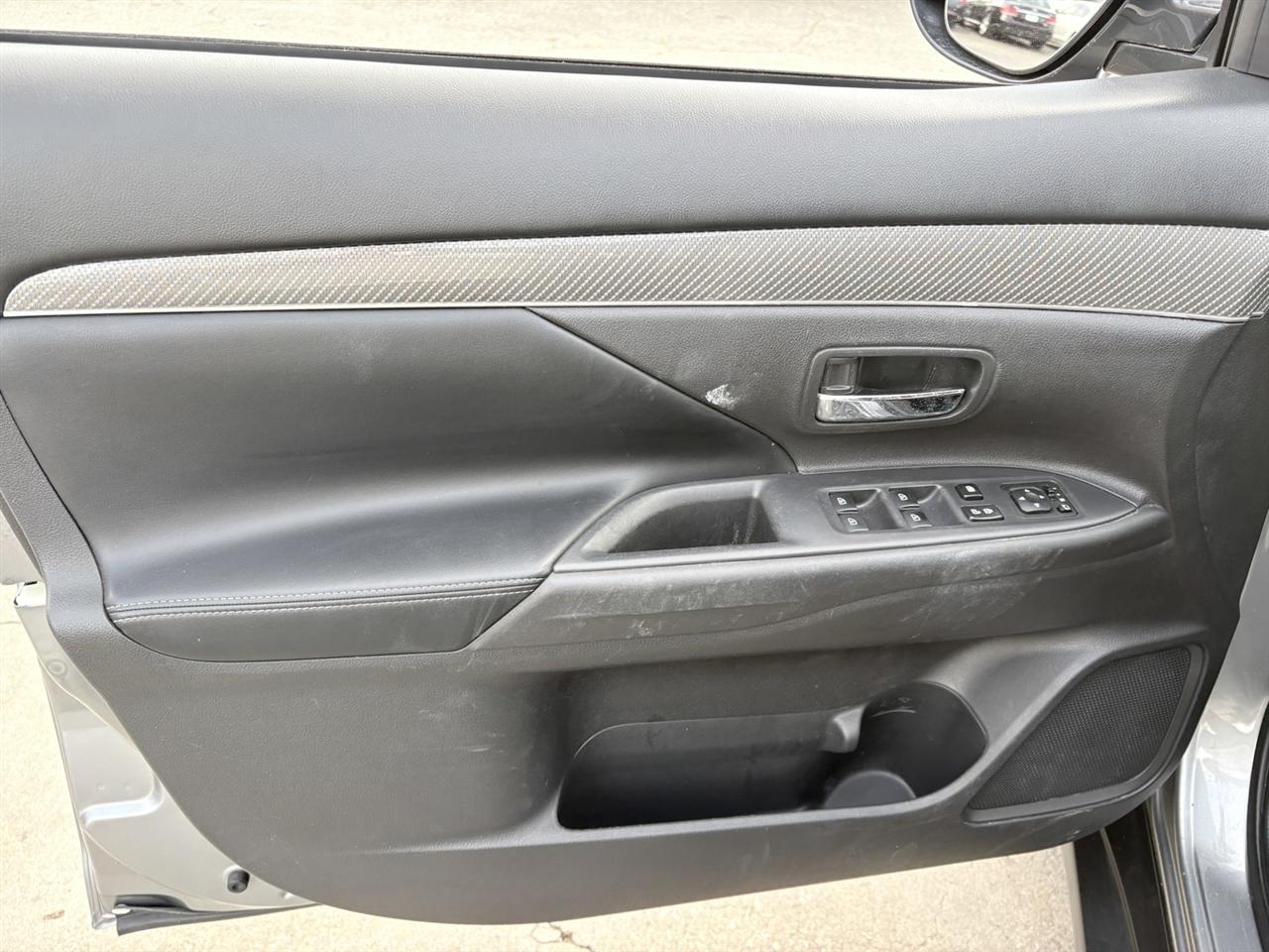 Mitsubishi Outlander SEL AWD 2020