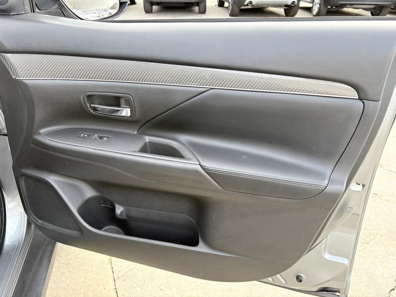 Mitsubishi Outlander SEL AWD 2020