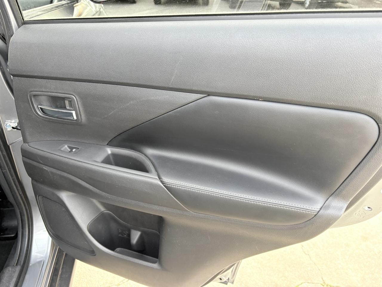 Mitsubishi Outlander SEL AWD 2020