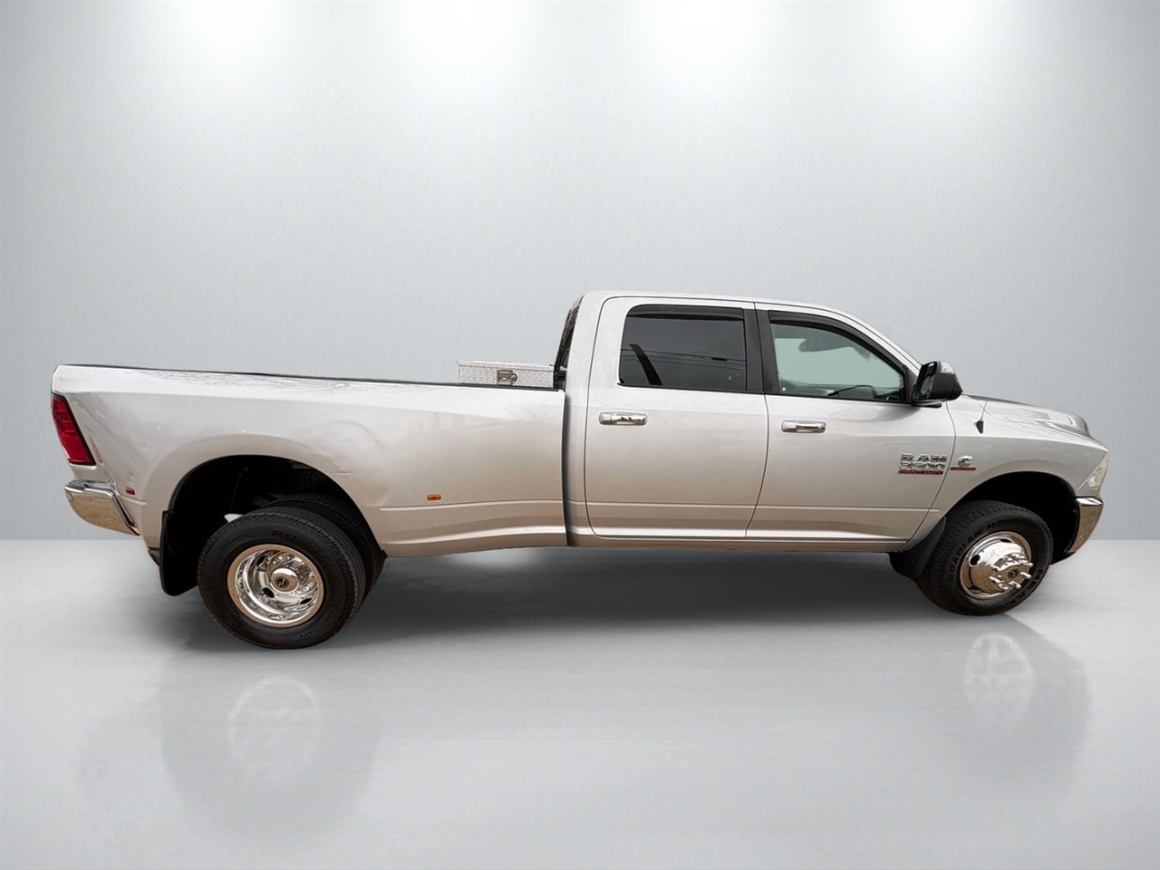 RAM 3500 SLT Crew Cab LWB 4WD DRW 2016