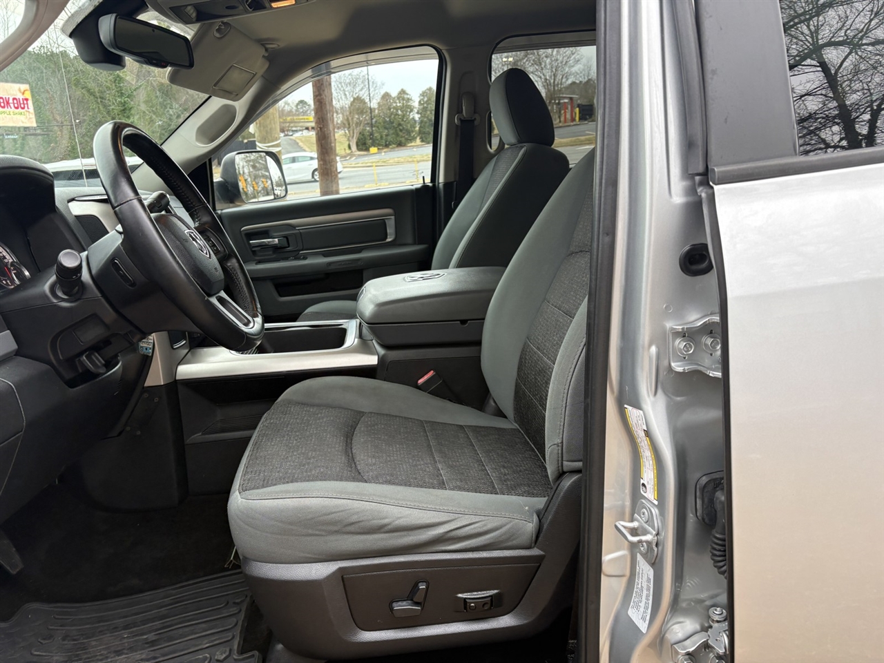 RAM 3500 SLT Crew Cab LWB 4WD DRW 2016