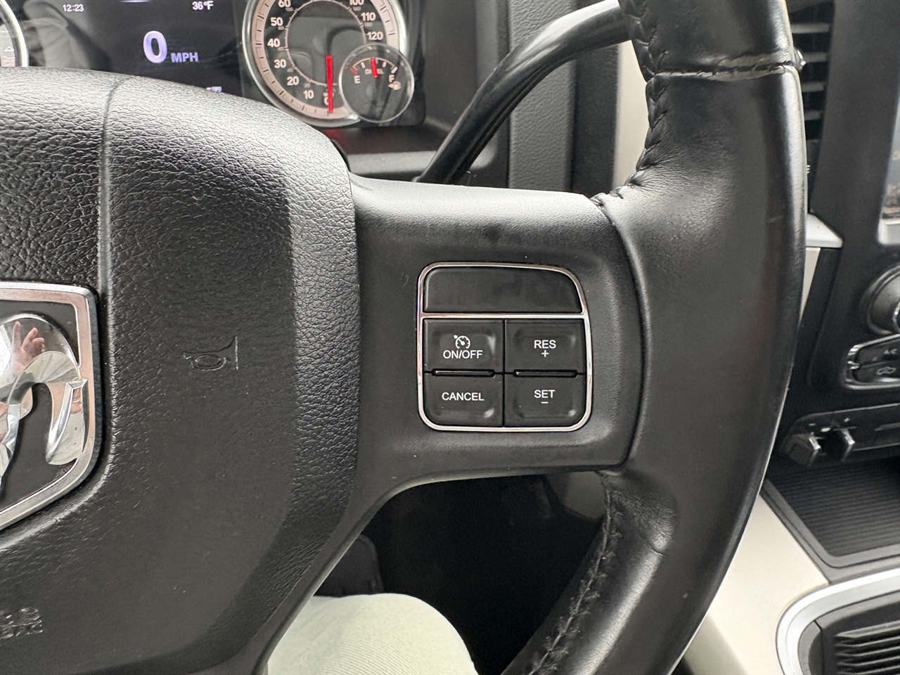 RAM 3500 SLT Crew Cab LWB 4WD DRW 2016