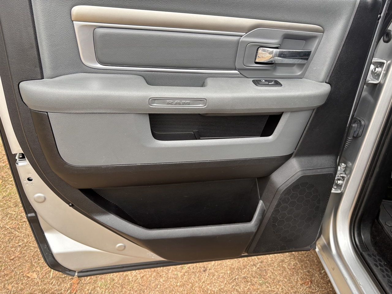 RAM 3500 SLT Crew Cab LWB 4WD DRW 2016