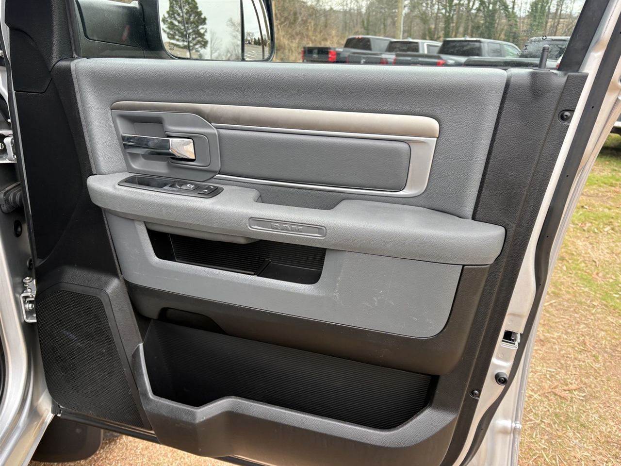 RAM 3500 SLT Crew Cab LWB 4WD DRW 2016