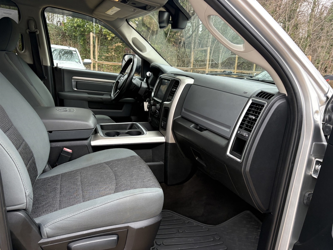 RAM 3500 SLT Crew Cab LWB 4WD DRW 2016