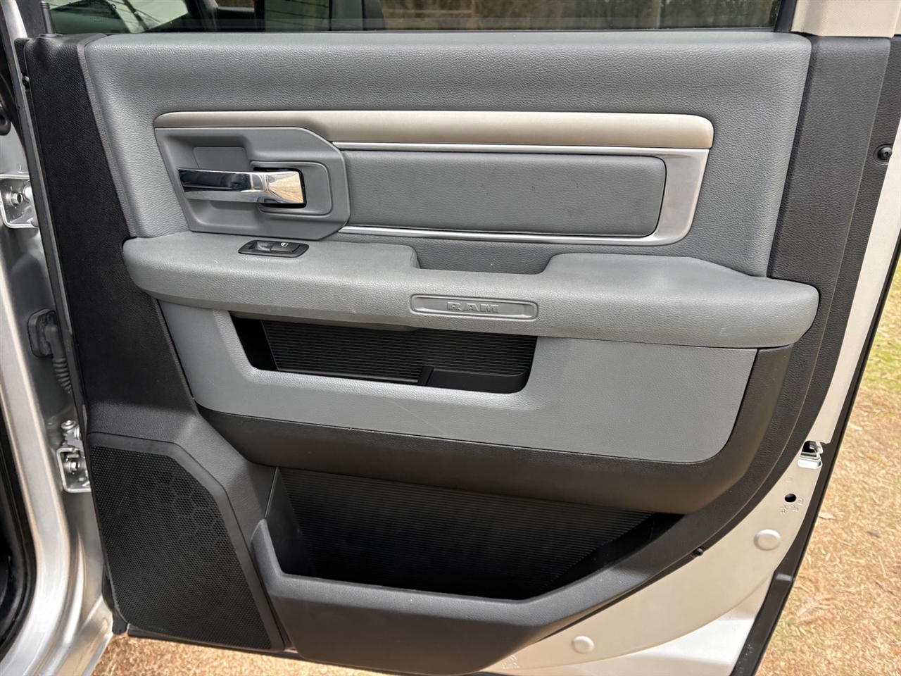 RAM 3500 SLT Crew Cab LWB 4WD DRW 2016