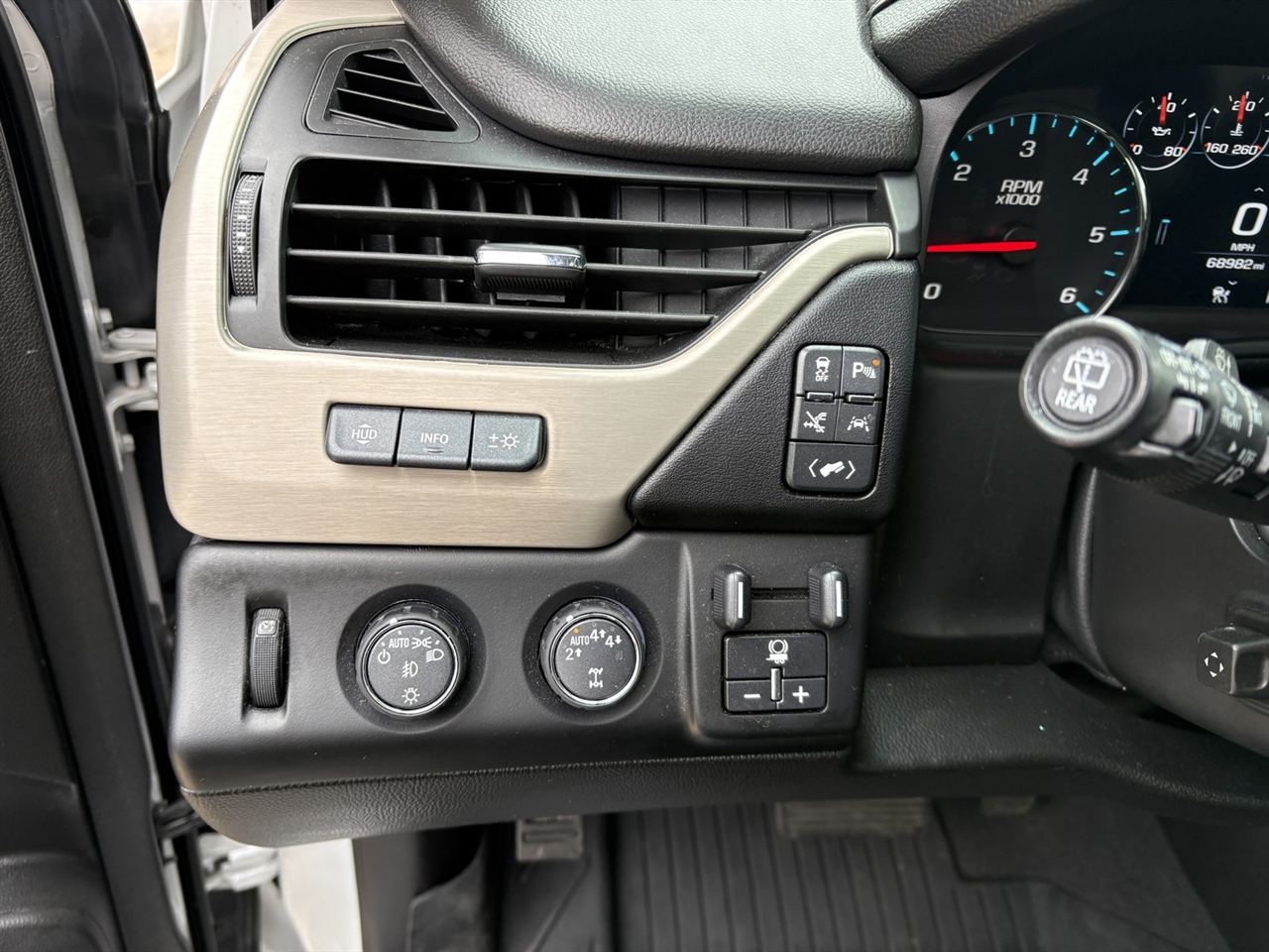 GMC Yukon XL Denali 4WD 2020