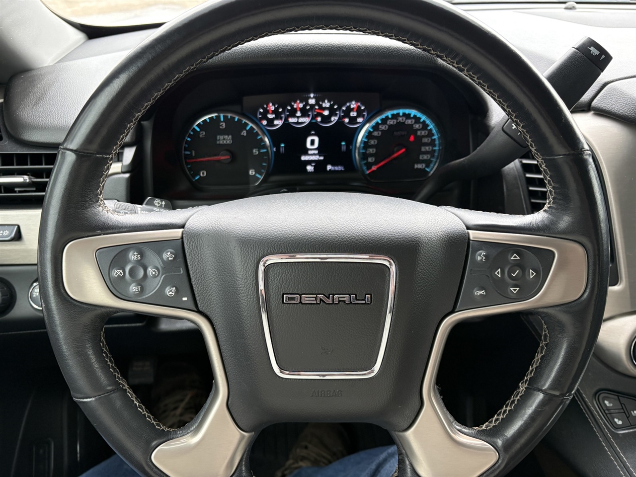 GMC Yukon XL Denali 4WD 2020