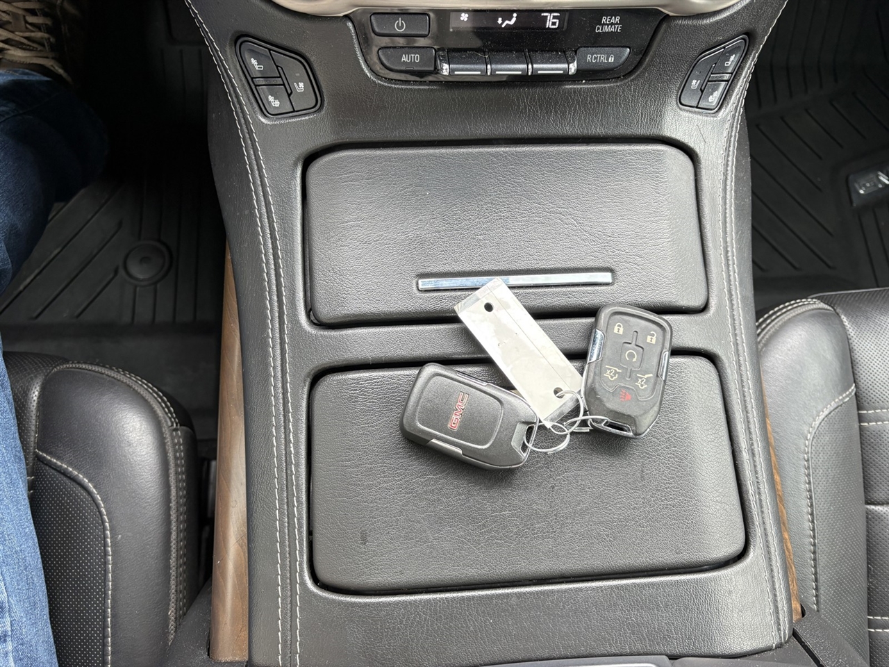 GMC Yukon XL Denali 4WD 2020