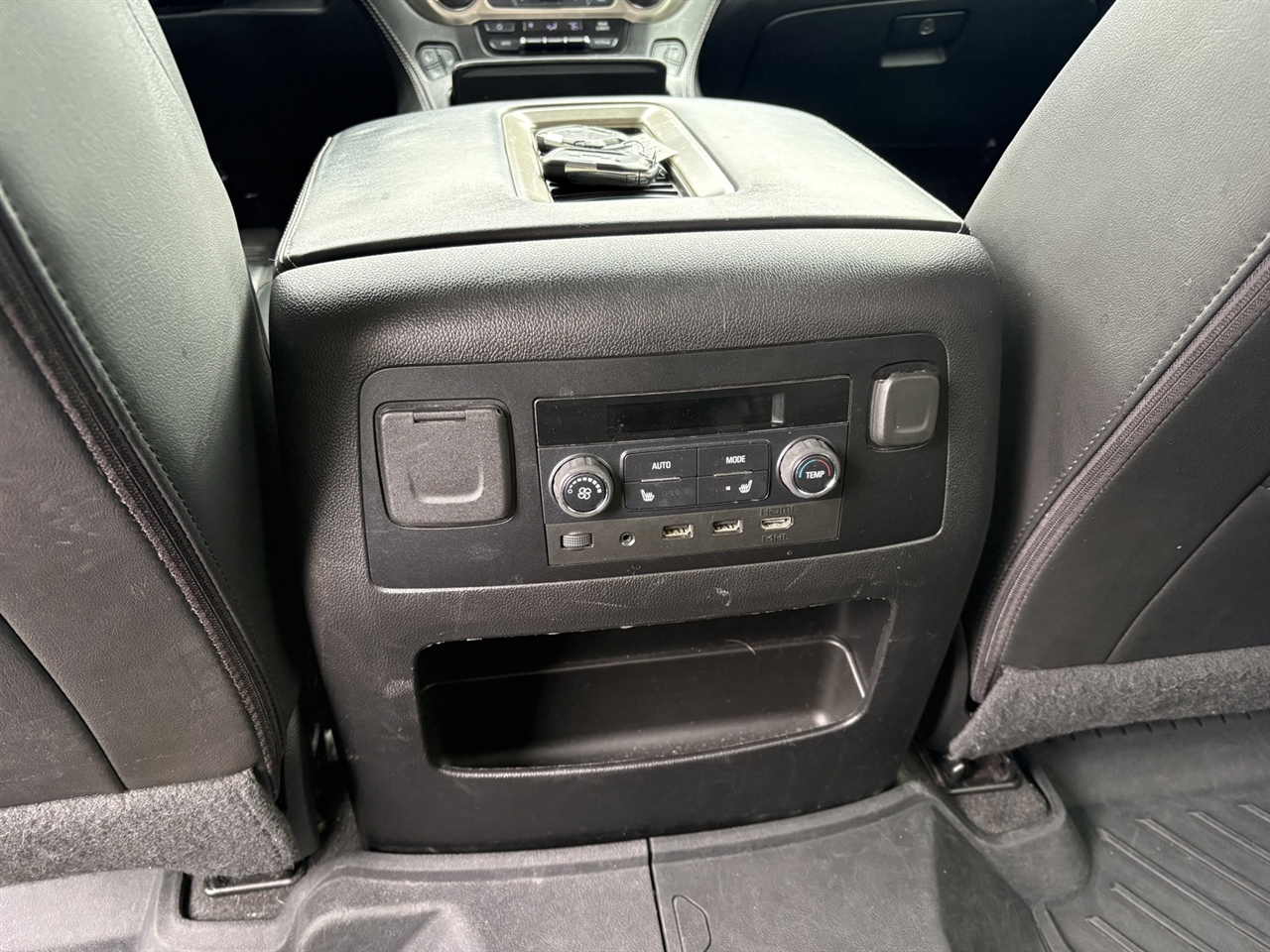 GMC Yukon XL Denali 4WD 2020