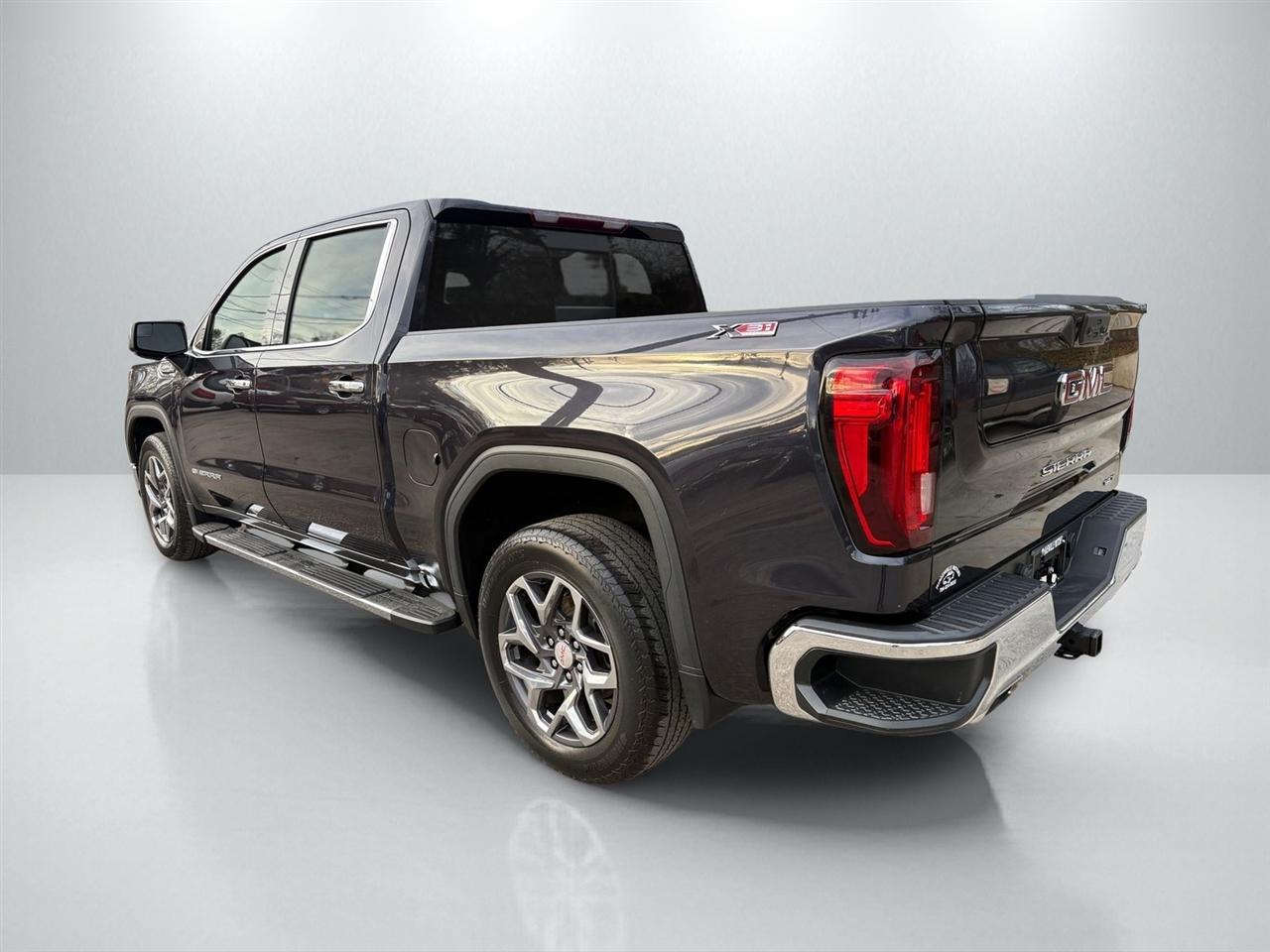 GMC Sierra 1500 SLT Crew Cab 4WD 2022