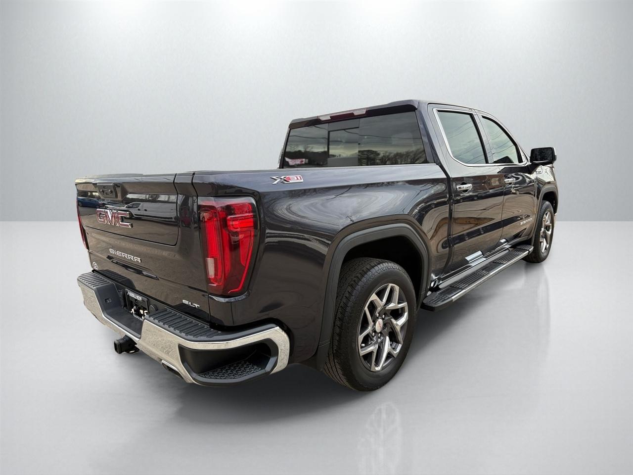 GMC Sierra 1500 SLT Crew Cab 4WD 2022