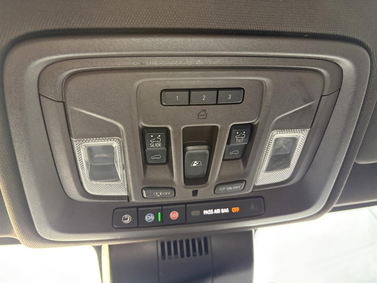 GMC Sierra 1500 SLT Crew Cab 4WD 2022