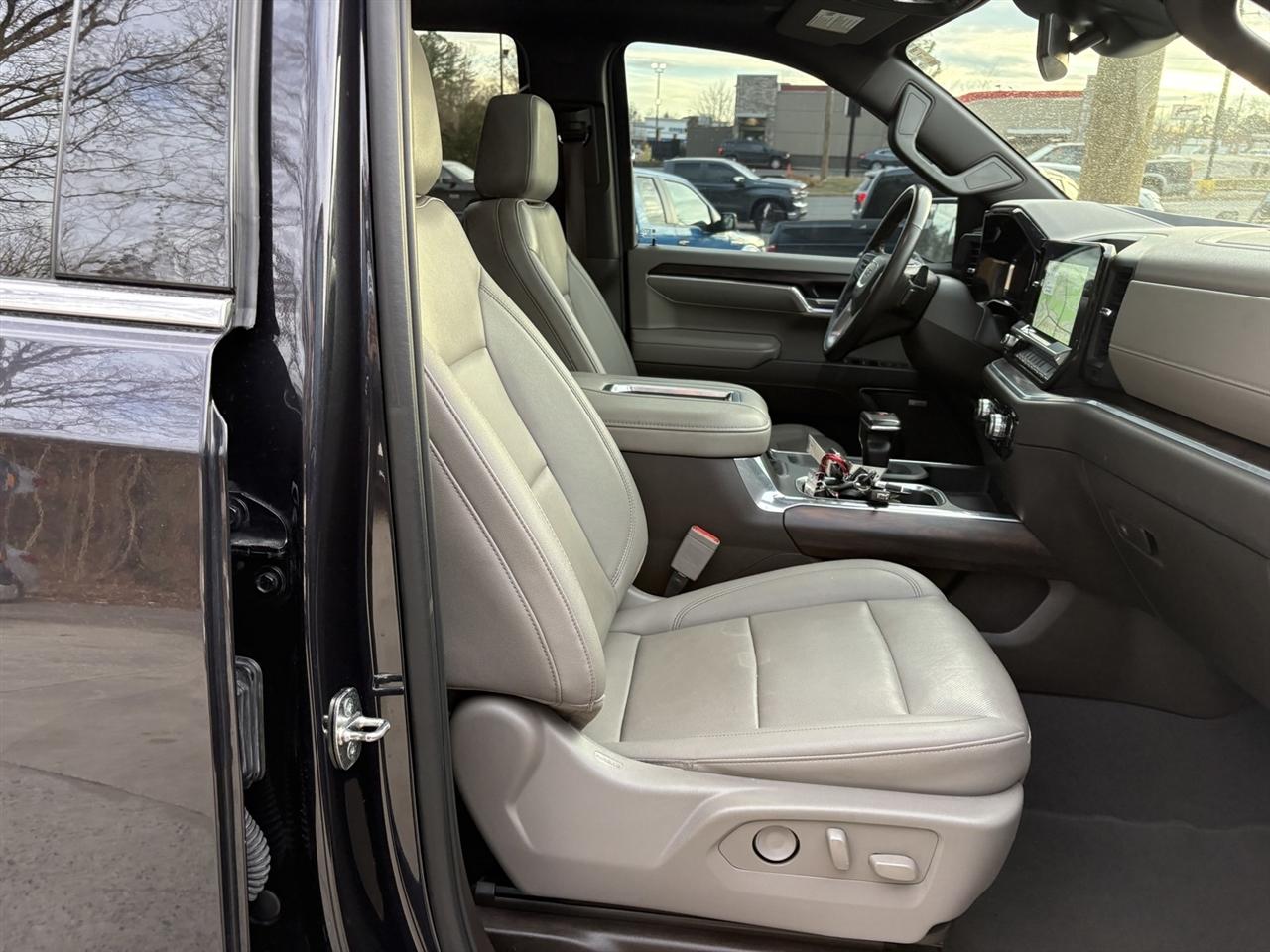 GMC Sierra 1500 SLT Crew Cab 4WD 2022