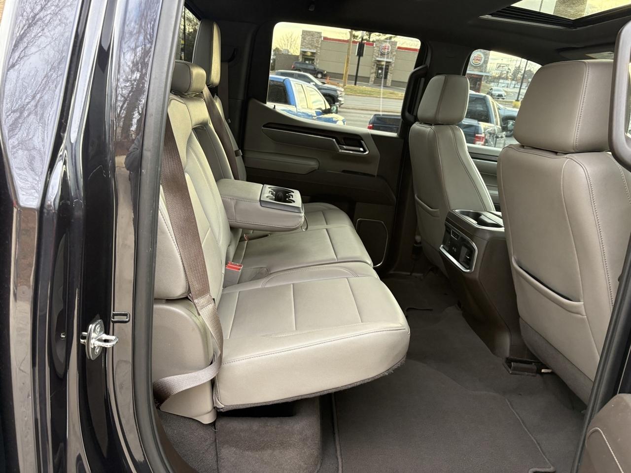 GMC Sierra 1500 SLT Crew Cab 4WD 2022