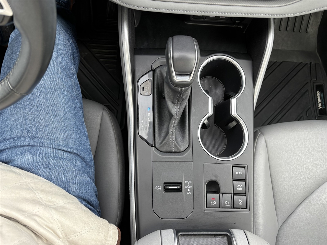 Toyota Highlander Hybrid Others 2024