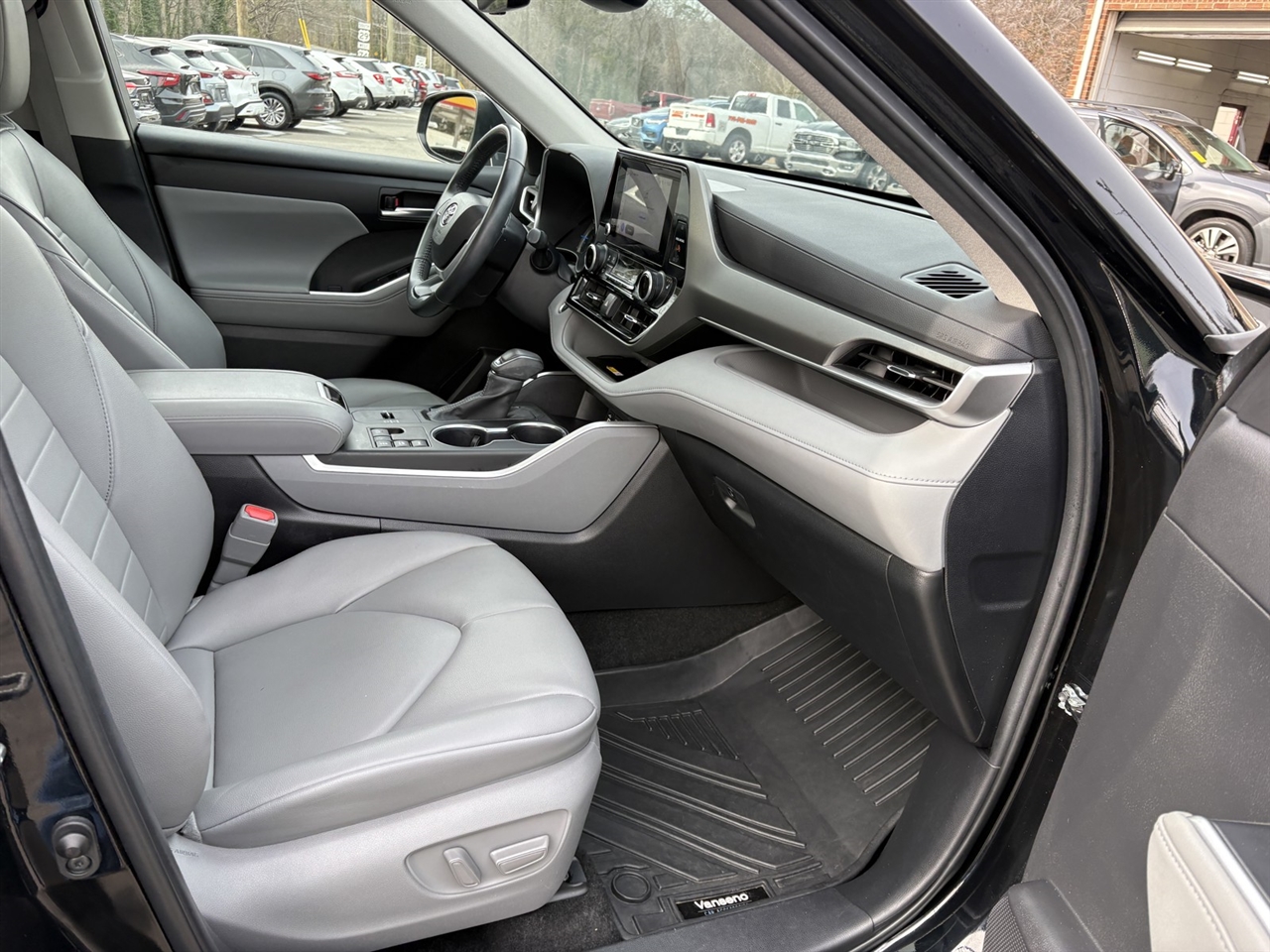 Toyota Highlander Hybrid Others 2024