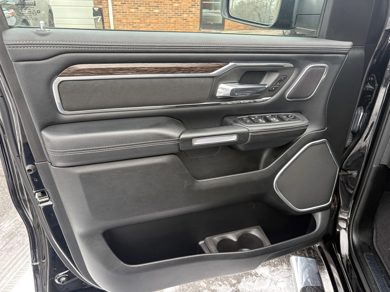 RAM 1500 Laramie Crew Cab SWB 2WD 2019