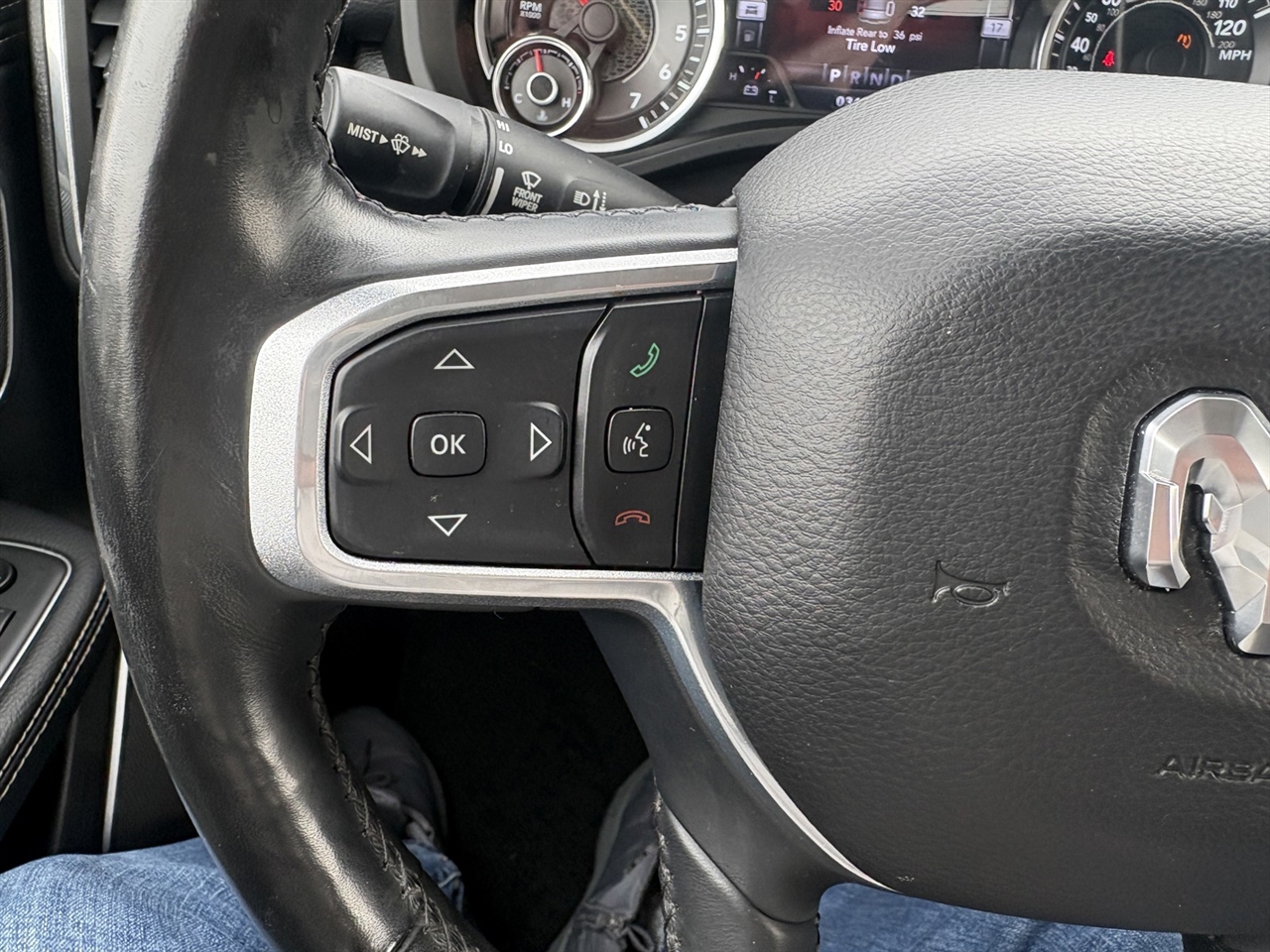 RAM 1500 Laramie Crew Cab SWB 2WD 2019