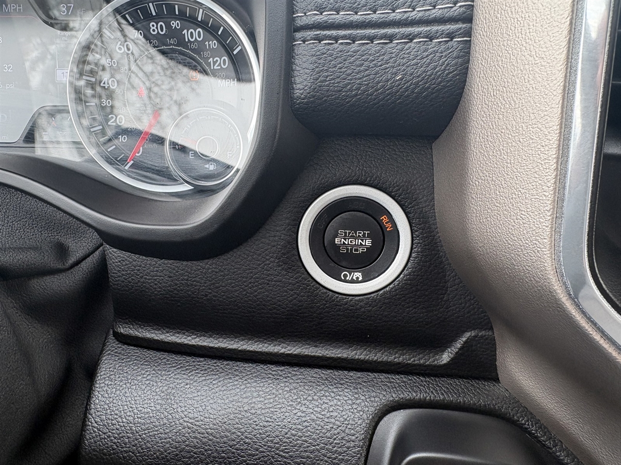 RAM 1500 Laramie Crew Cab SWB 2WD 2019