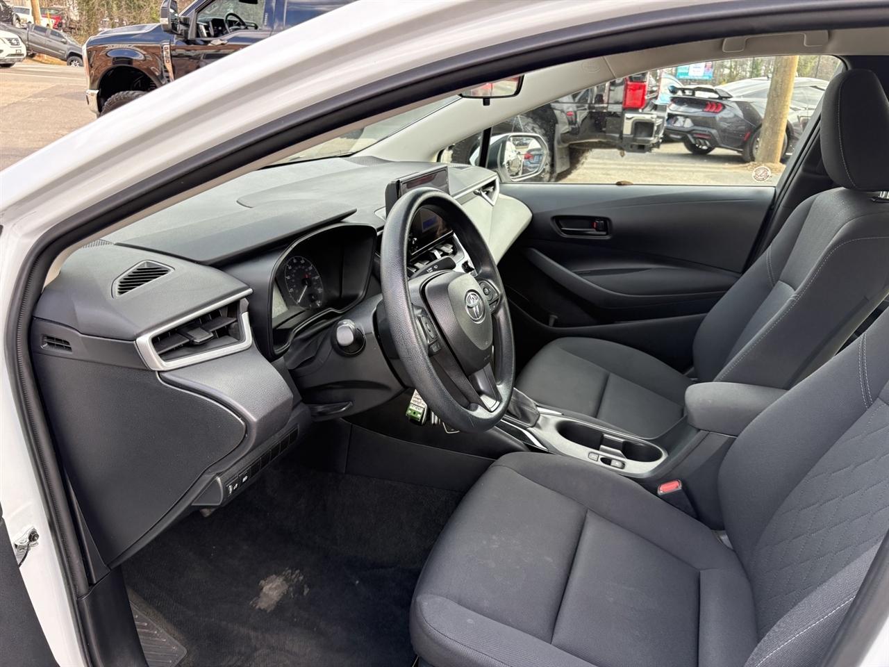 Toyota Corolla LE 2024