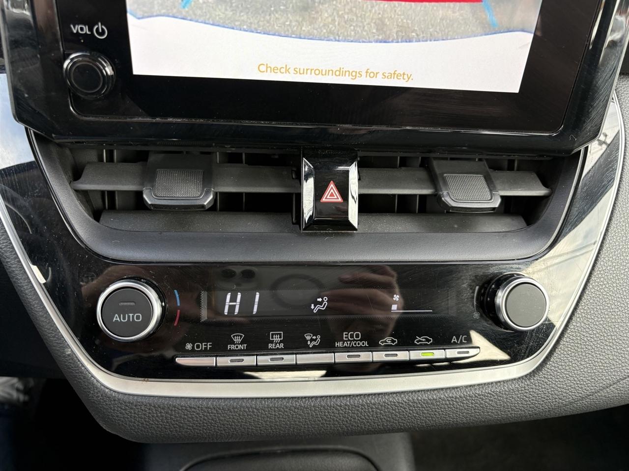 Toyota Corolla LE 2024