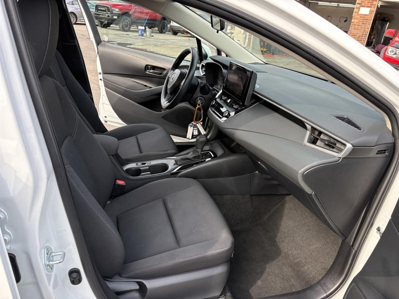 Toyota Corolla LE 2024