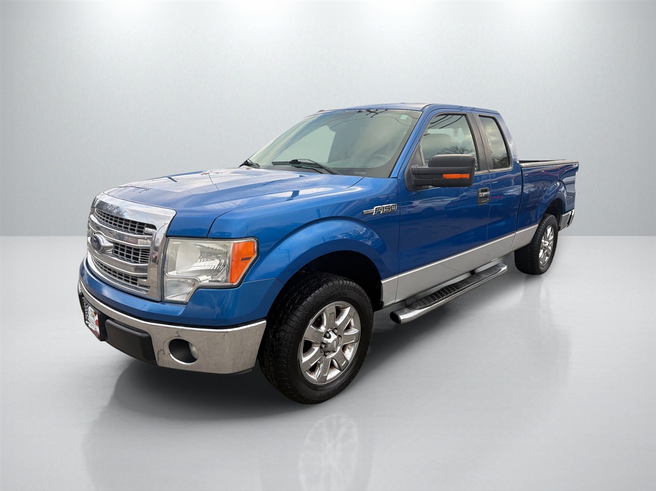 Ford F-150 XL SuperCab 8-ft. Bed 2WD 2013