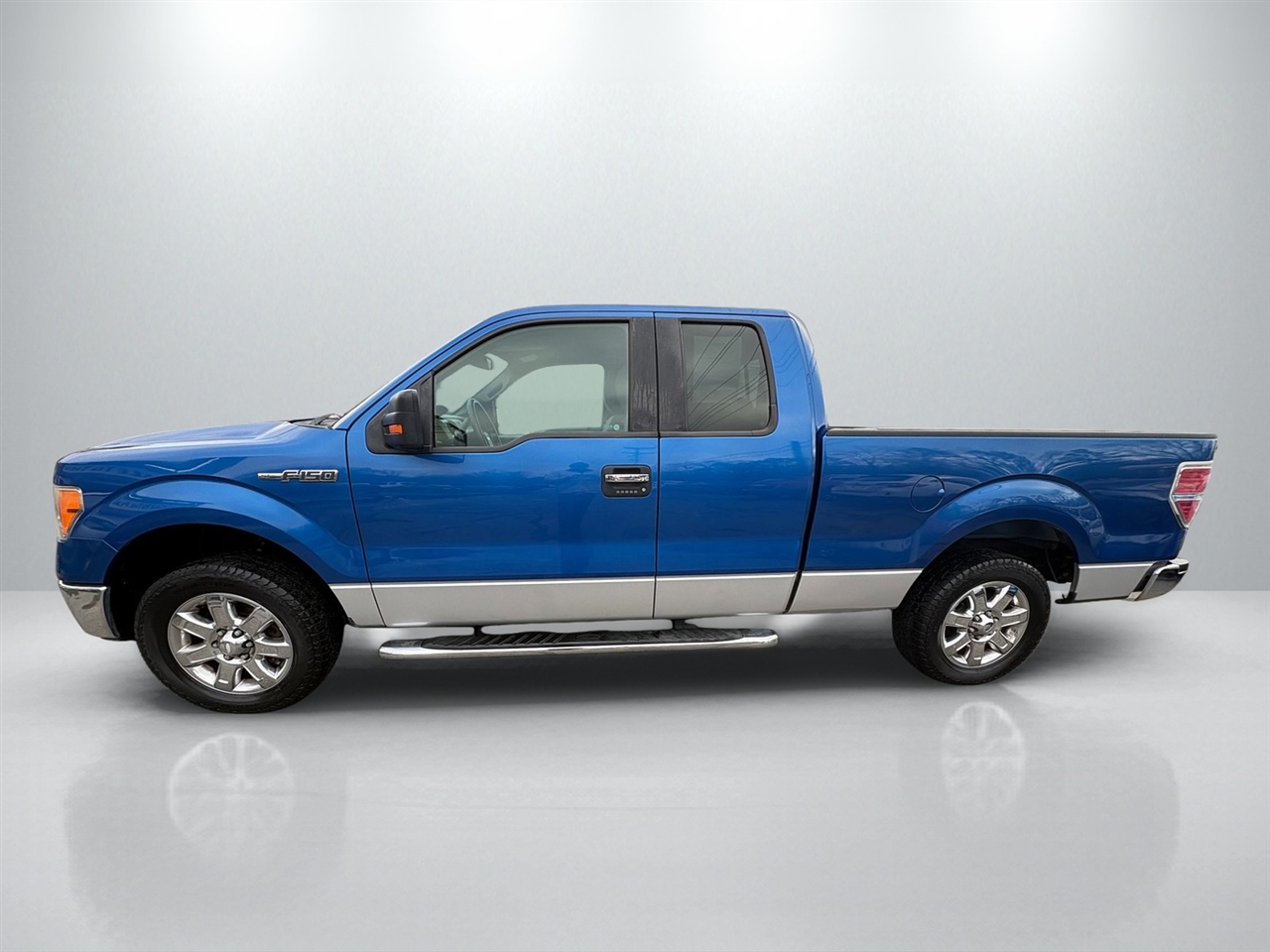 Ford F-150 XL SuperCab 8-ft. Bed 2WD 2013