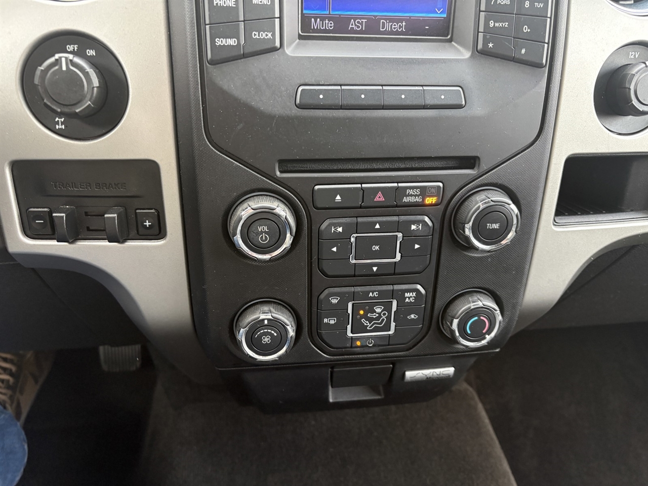 Ford F-150 XL SuperCab 8-ft. Bed 2WD 2013